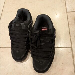 Globe Men's Black Sneakers